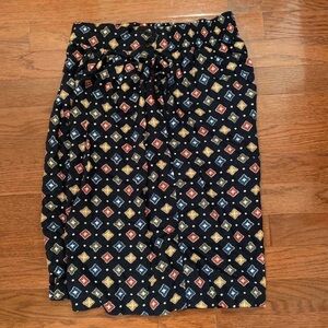 WOMENS VINTAGE 80S BOBBIE BROOKS SHORTS BLACK GOLD AOP POLY SUMMER VACATION